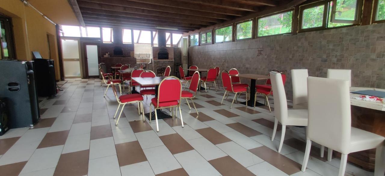 Vila Deal Săcele Εξωτερικό φωτογραφία