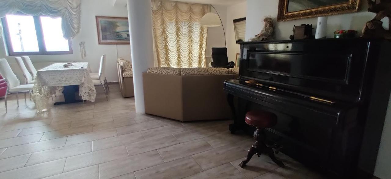 Vila Deal Săcele Εξωτερικό φωτογραφία